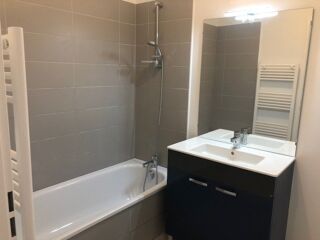  Appartement à louer 2 pièces 55 m²