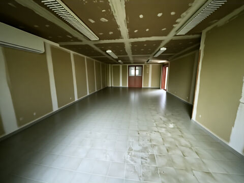 D&eacute;p&ocirc;t / Local professionnel/ATELIER DE 171M2 – Roanne 119000 42300 Roanne