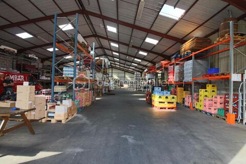 Superbe b&acirc;timent professionnel, 890 m&sup2; d'entrep&ocirc;t et 95 m&sup2; de bureaux 695000 64000 Pau