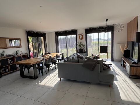   MAISON DE PLAIN PIED AU BORD DU LAC Maison - 5 pice(s) - 105 m