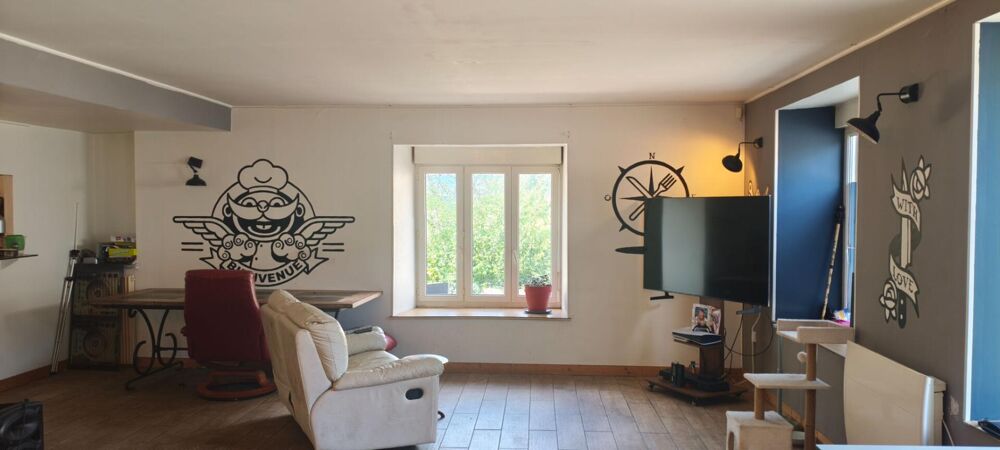 Vente Maison Plougonver, Bien à usage mixte Bar/Restaurant/Appartement T4 + terrain constructible avec hangar et dépendances Plougonver