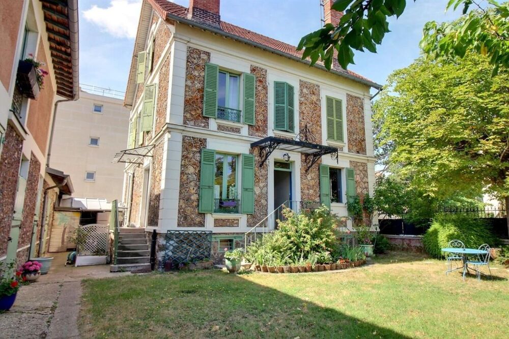 Vente Maison Maison 7 pièces avec jardin et dépendances à vendre à MAISONS LAFFITTE (78) Maisons laffitte
