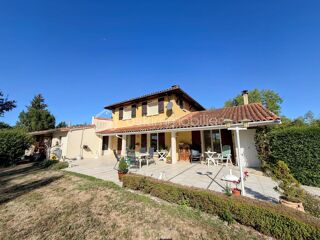 Vente Propriété/Château Belle propriété au calme, 3 chambres, vue sur les Pyrénées avec piscine de 10X5 et son magnifique terrain de 6391 mètres Tillac