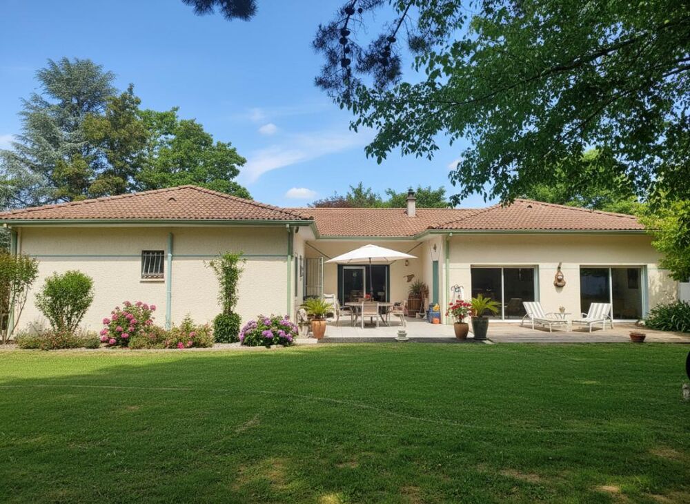 Maison 9 pièces 200 m² · à Sainte Eulalie · 200 m² · 530 000 €