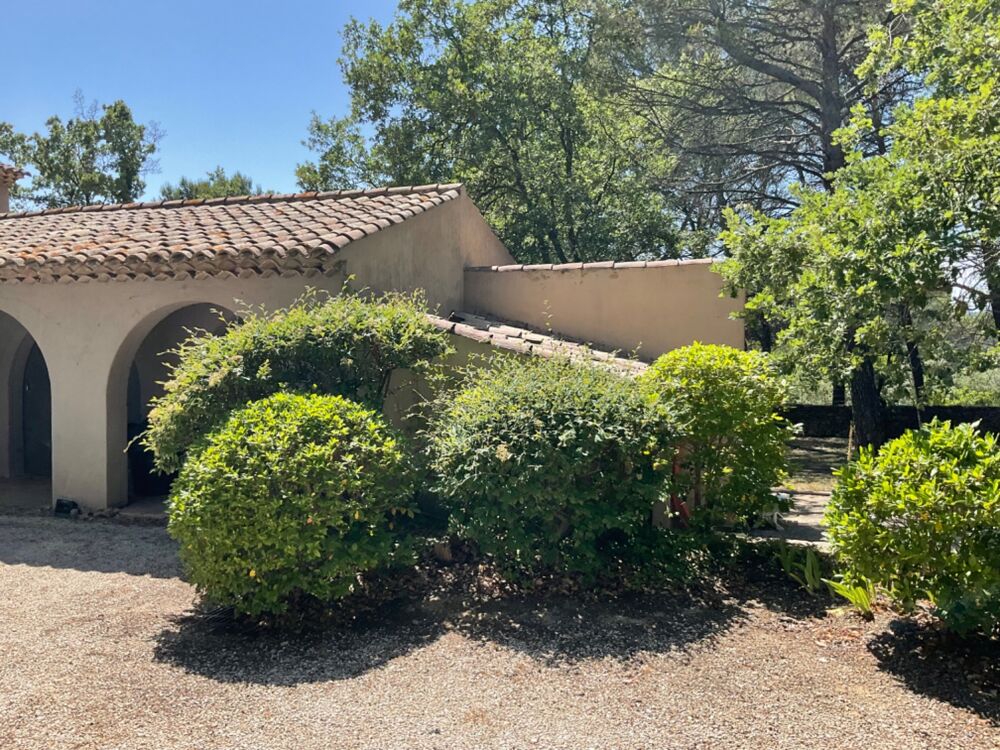 Vente Propriété/Château Proprieté  à 20 mns d'Aix en Provence sur la commune de Rognes  380m2 avec 8 chambres Rognes