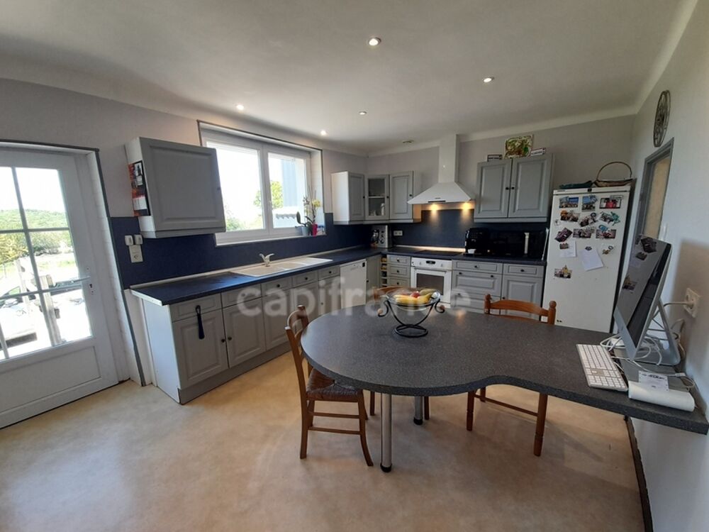 Maison à vendre 4 pièces SAINT THOIS (29520)- 3 chambres- surface habitable 120.27m2- Avec sous-sol- parcelle de 3922m2- dépenda