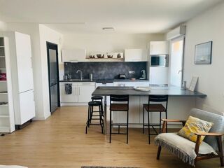  Appartement à louer 3 pièces 64 m² Avignon