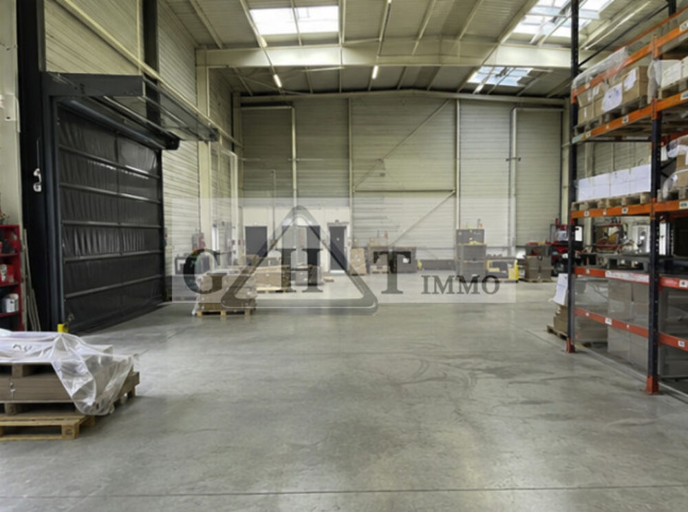  Entrepôt Bureaux A louer 