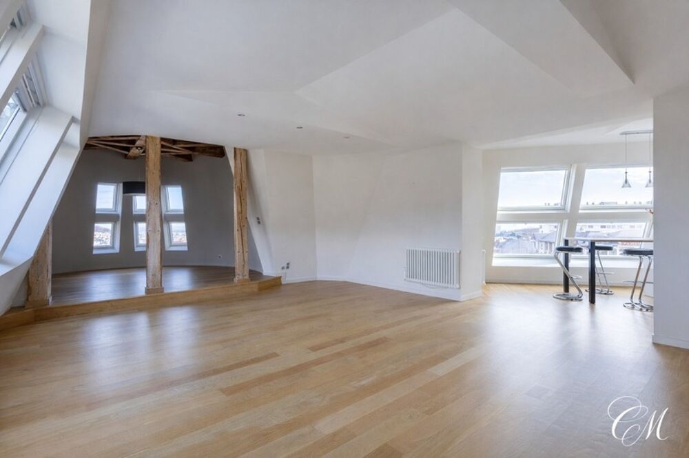 CHAMALIERES : APPARTEMENT D'EXCEPTION AVEC BEAUX VOLUMES ET VUE