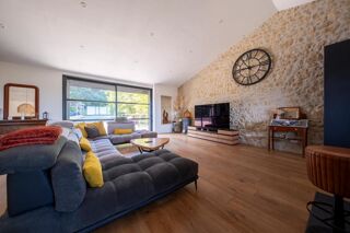 Propriété/château à vendre 8 pièces 256 m²