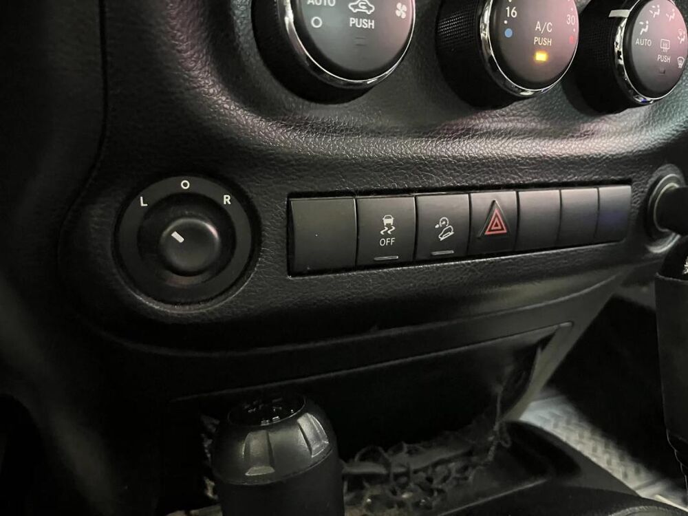 Wrangler V6 3.6 284 CH SPORT 2014 occasion 06700 Saint Laurent Du Var