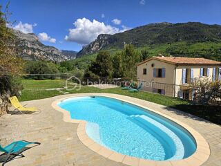  Maison � vendre 7 pi�ces 205 m�