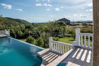  Villa � vendre 15 + pi�ces 340 m�
