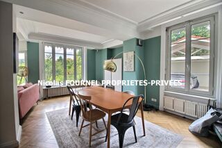  Propriété/château à vendre 8 pièces 275 m²