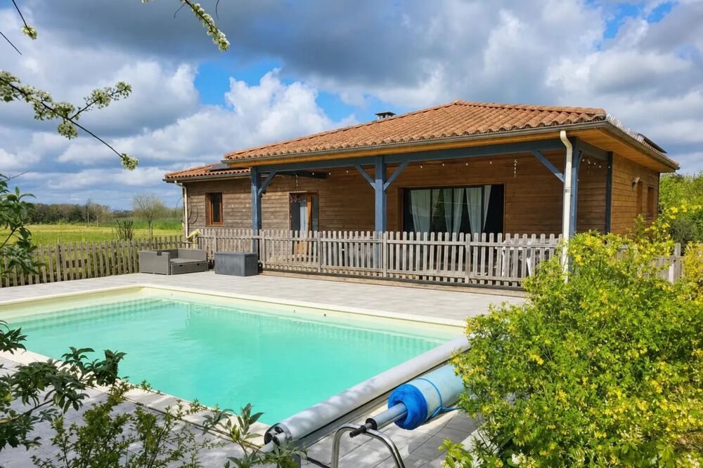 Maison écoresponsable avec piscine à Aussac-Vadalle