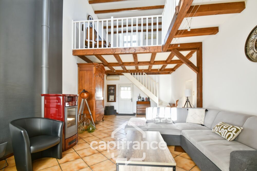 Vente Maison Maison de caractère avec 4 chambres - 6pièces - 268 m² habitables - piscine - jardin et dépendances à BIGNAY Saint jean d angely