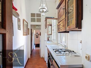  Immeuble à vendre 15 + pièces 1100 m²