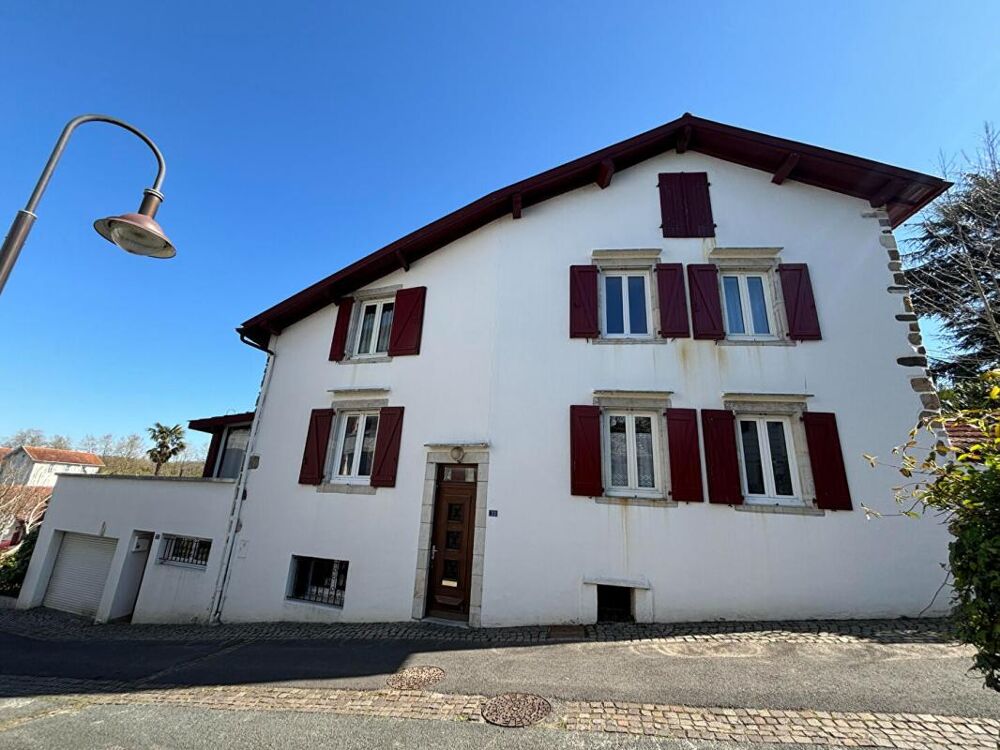 Authentique maison de caractère au coeur du Pays basque