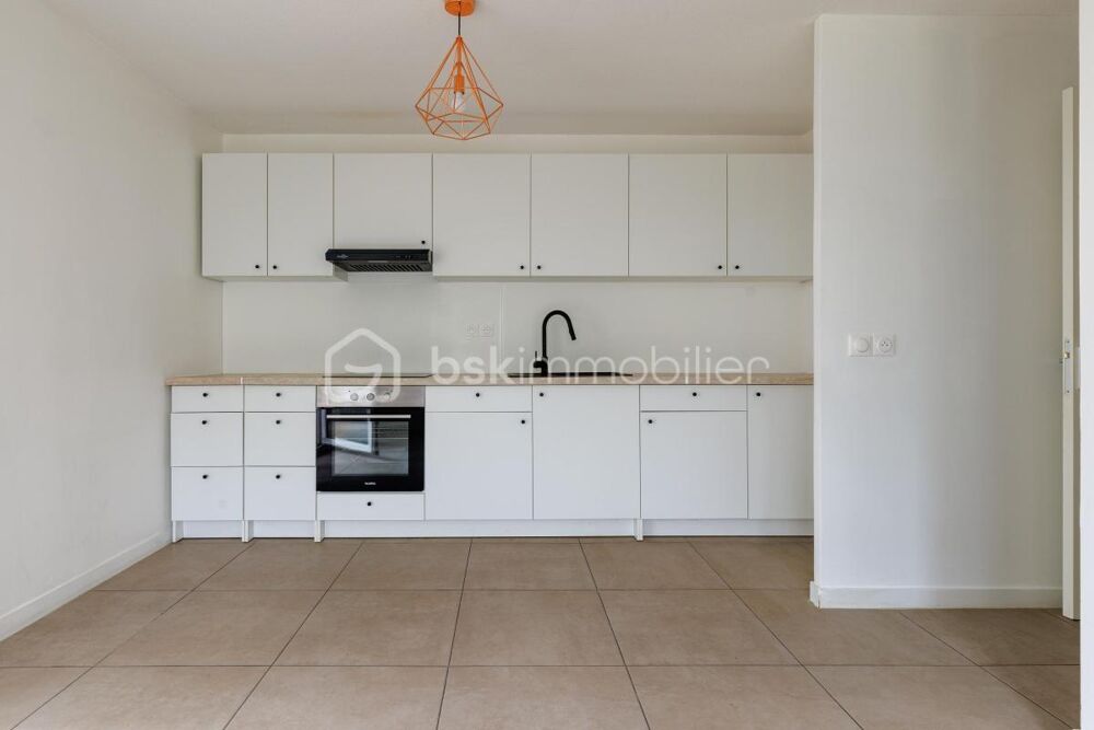 Appartement récent de 3 pièces avec terrasse de 51 m² à Vaulx-en-Velin limite Villeurbanne