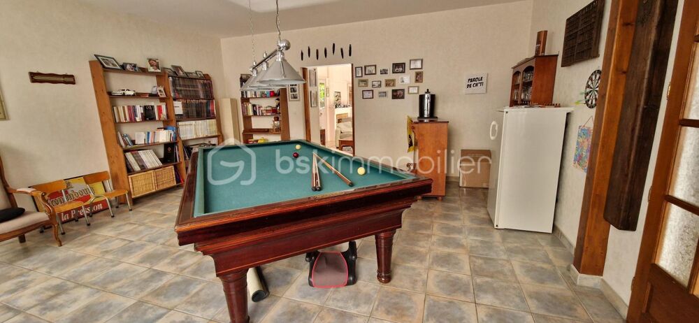 Vente Maison Maison chaleureuse de 211 m² avec ancien atelier de 180 m² au cœur de Couhé Couhe