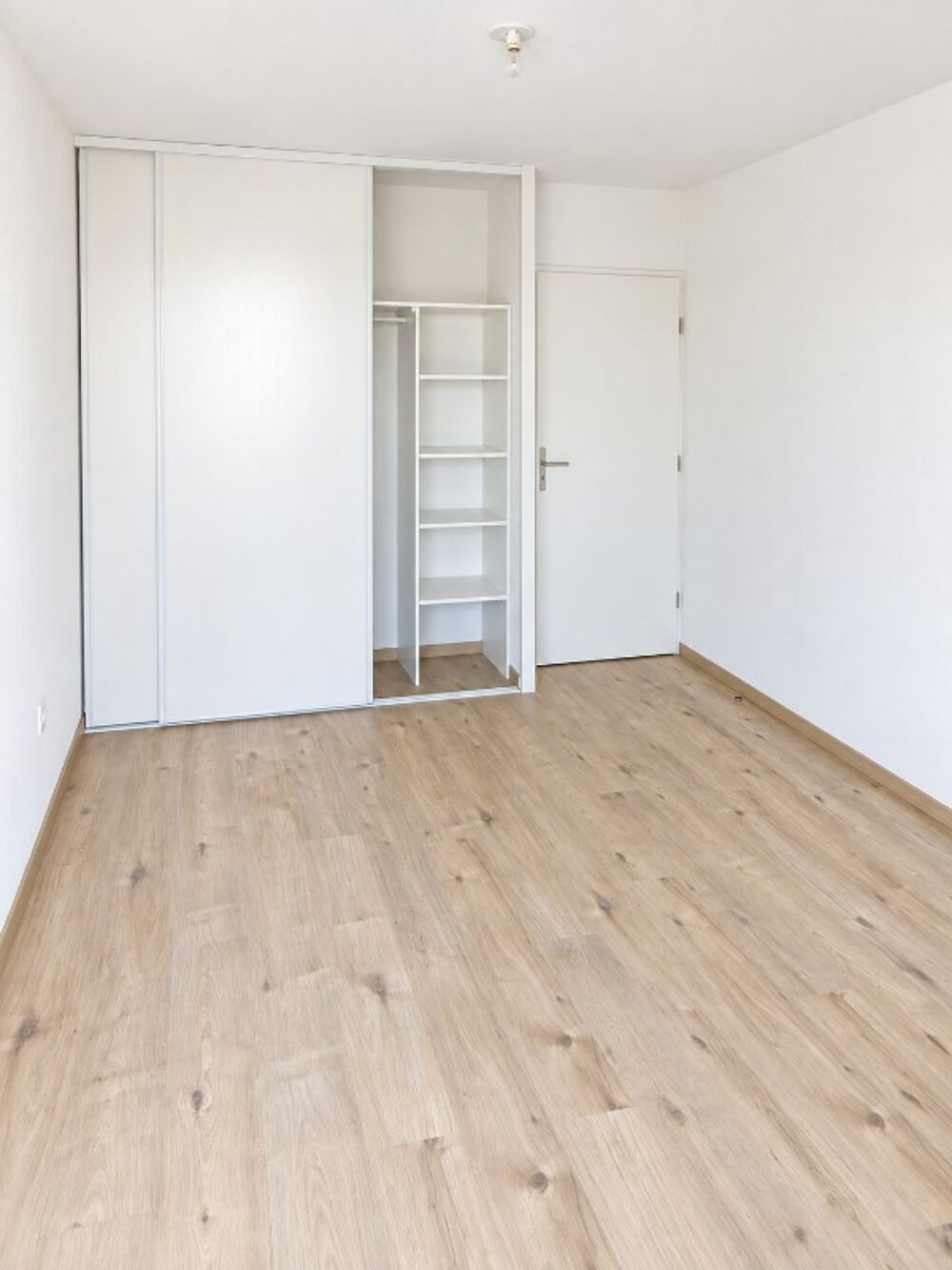 Location Appartement Beau T3 avec terrasse et parking à LORMONT Lormont