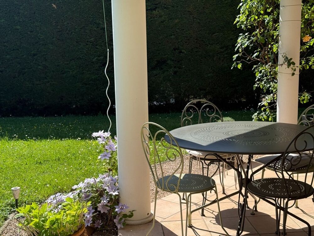 CHASSELAY (69380) - Villa de 191 m² avec garage double - Terrain de 1155 m²