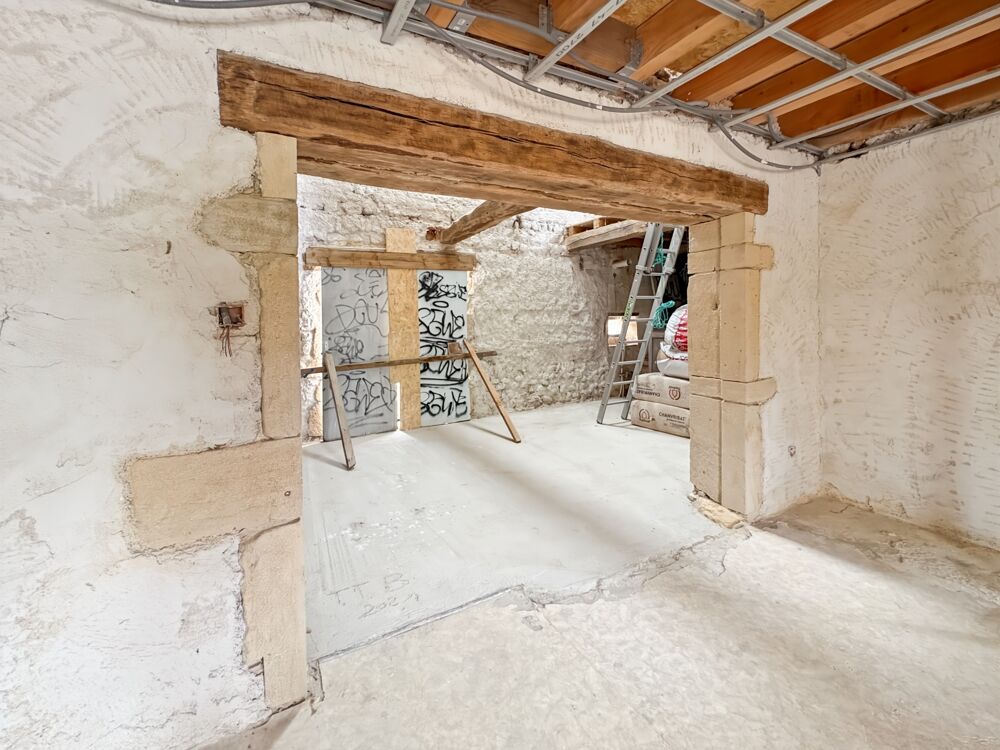 Vente Maison MAISON DE CARACTERE, TOITURE RECENTE, DEPENDANCES ET PROJET PRET A REALISER Charlieu