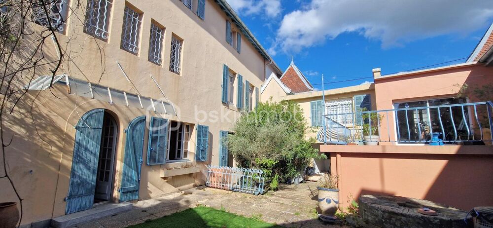 ANCIEN HÔTEL PARTICULIER EN PLEIN COEUR DE VILLE  415 M²  DÉPENDANCE  DOUBLE GARAGE  COUR INTÉRIEURE