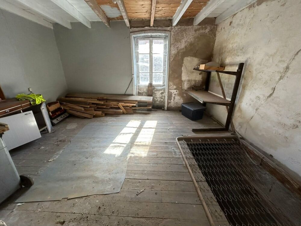 Vente Maison Opportunité rare : Maison de ville à restaurer entièrement – Fort potentiel Thiers