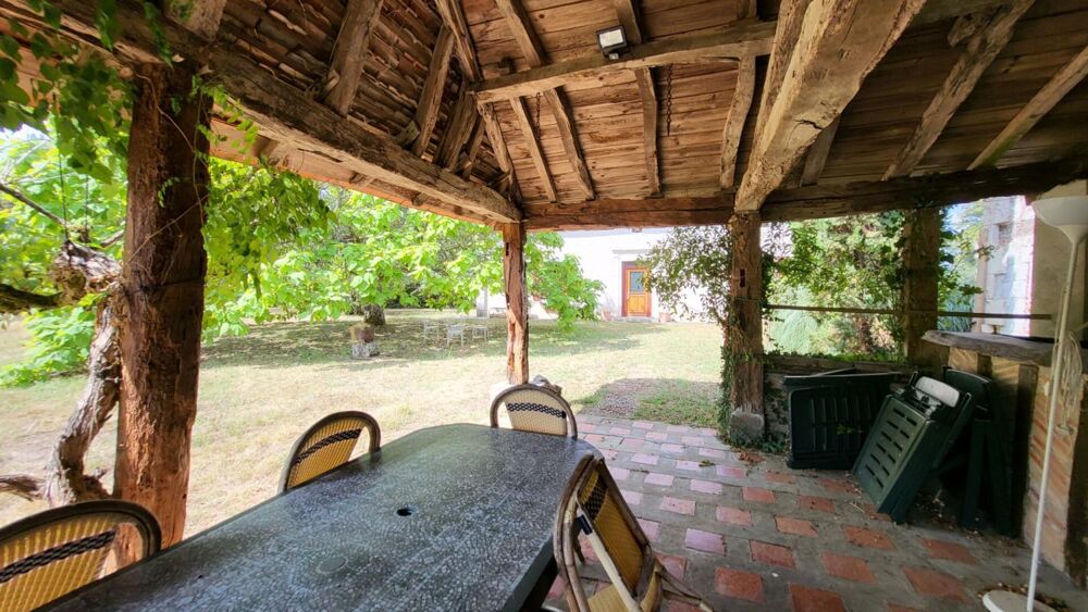 Ancienne fermette : maison 122 m² et grange 420 m² sur parcelle de 3ha environs à la campagne