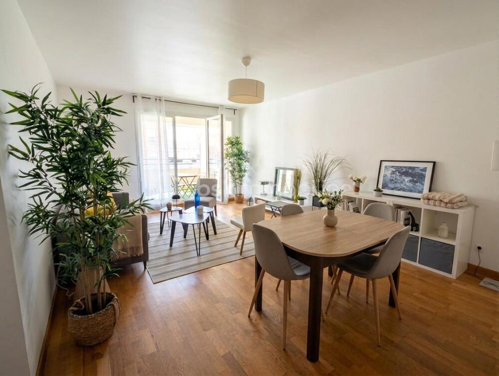 Appartement 3 pièces de 67 m² avec loggia et parking