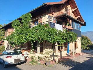  Appartement à louer 5 pièces 100 m²