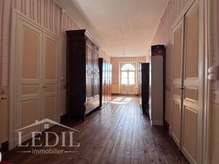  Propriété/château à vendre 6 pièces 330 m²