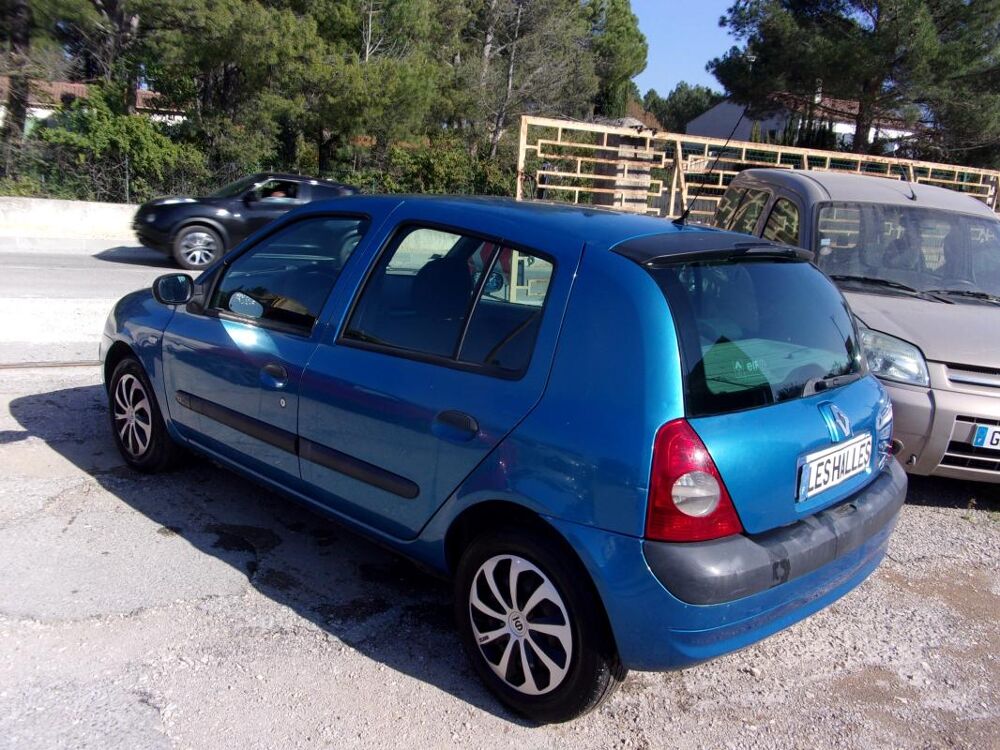 Clio II 1,5 DCI DYNAMIQUE 80CV 2004 occasion 13510 &Eacute;guilles