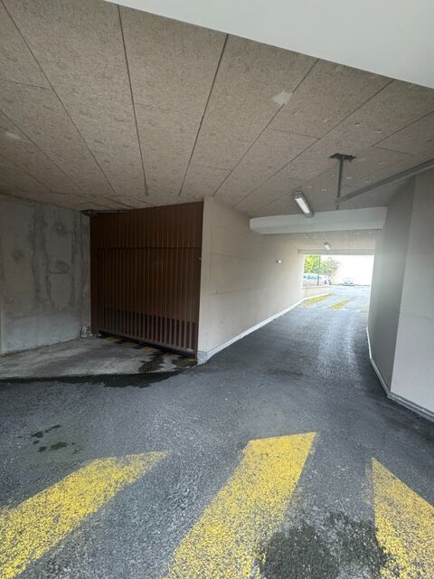  Parking / Garage � louer 1 pi�ce 14 m�