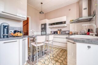  Propri�t�/ch�teau � vendre 6 pi�ces 171 m�