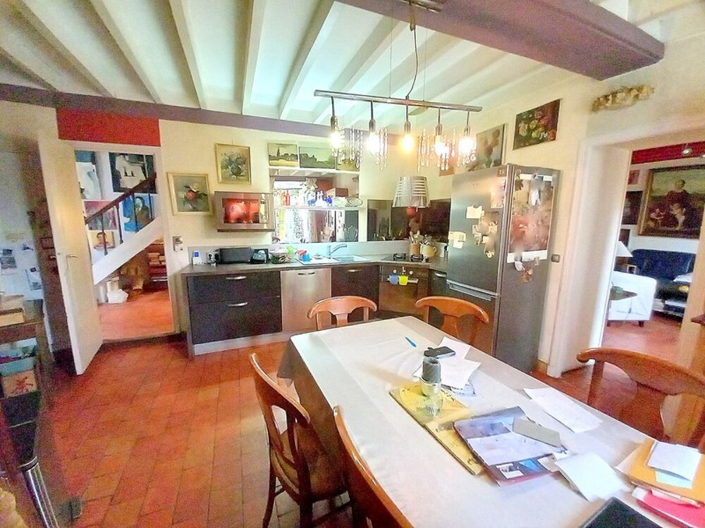 Maison de caractère avec jardin - 8 pièces - SOULGE SUR OUETTE (53)