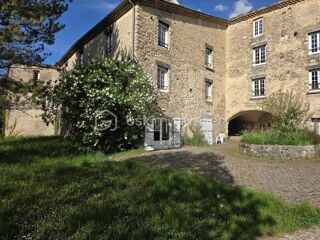 Maison à vendre 15 + pièces 700 m²