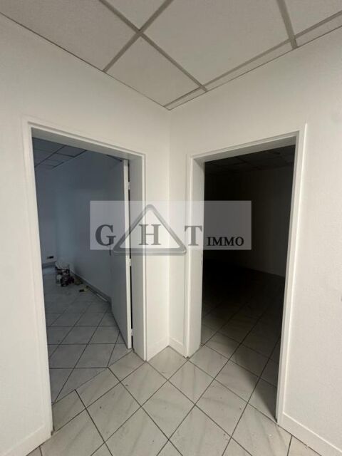 BUREAUX 300 M² INDEPENDANT 3700 91130 Ris orangis