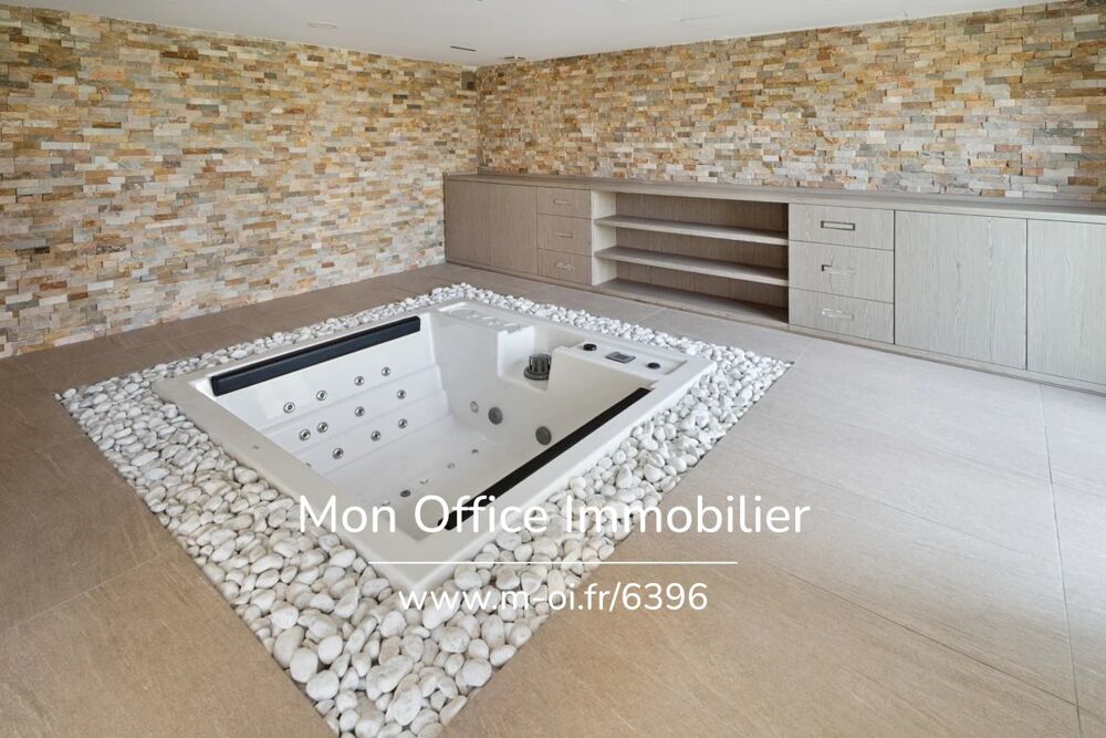 à vendre  Propriété/château Grimaud (83310)
