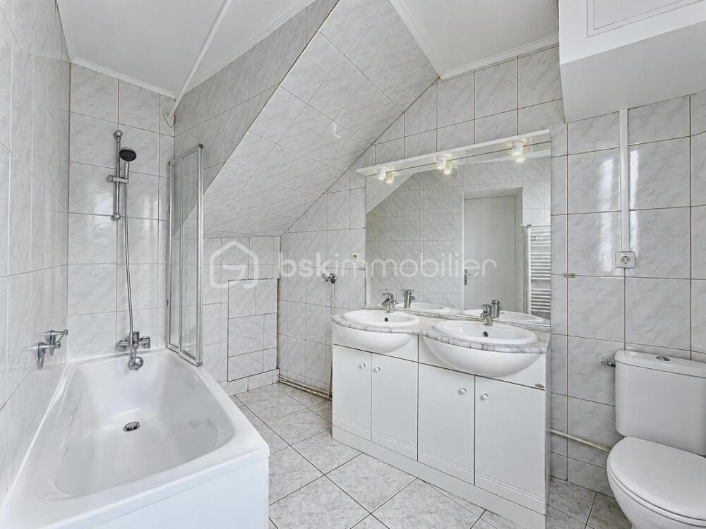 Vente Maison Maison en pierre de 104 m² avec cour et accès véhicule Bethisy saint martin