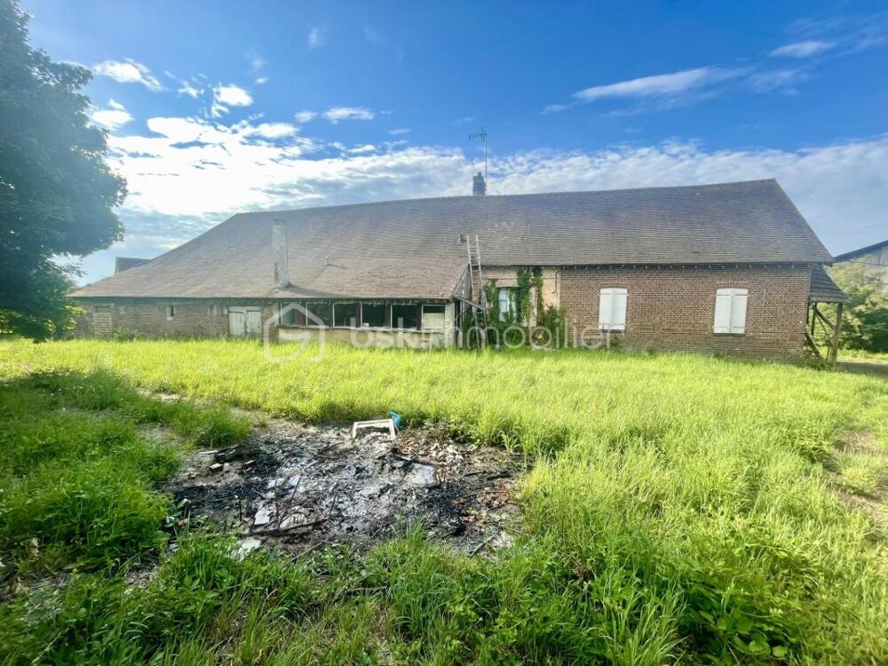Ancienne ferme avec dépendances sur terrain de 5 000 m²  Fort potentiel