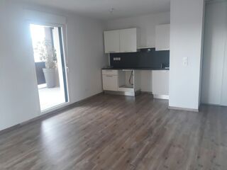 Appartement à louer 3 pièces 60 m²