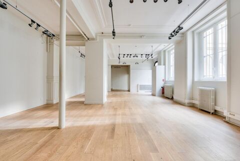 RARE - A deux pas de la Place Vendôme showroom avec très belle hauteur sous plafond 11141 75002 Paris