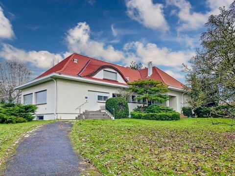 Dpt Moselle (57), à vendre INSMING maison P9 de 275 m² - Terrain de 9 600,00 m² 526000 Insming (57670)