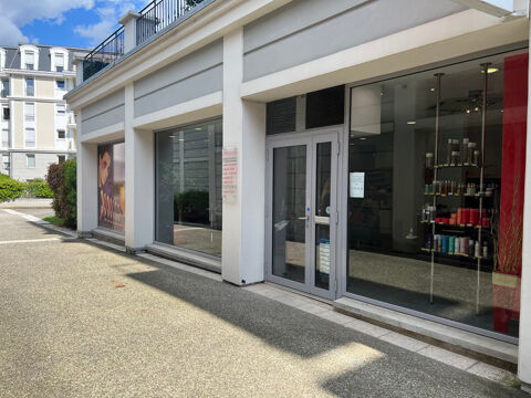 Dpt Savoie (73), &agrave; vendre AIX LES BAINS centre, Local commercial 65 m&sup2; 231000 73100 Aix les bains