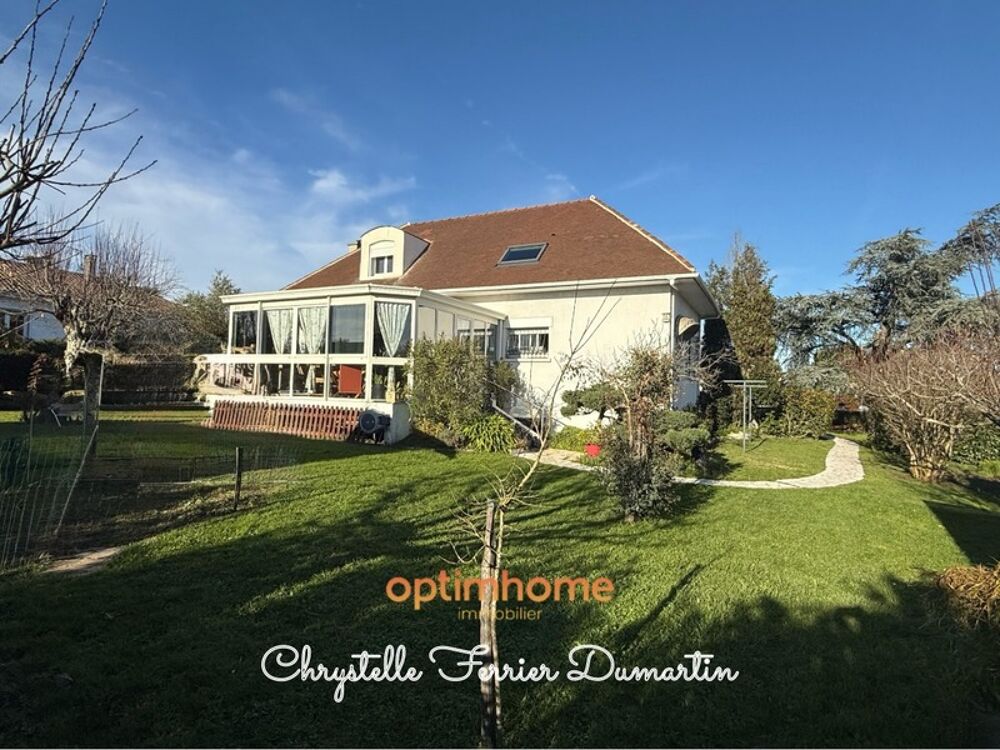 Maison familiale 180 m² -Véranda 30 m2- 4 chambres- Sous-sol 100 m²-Terrain 1493 m2
