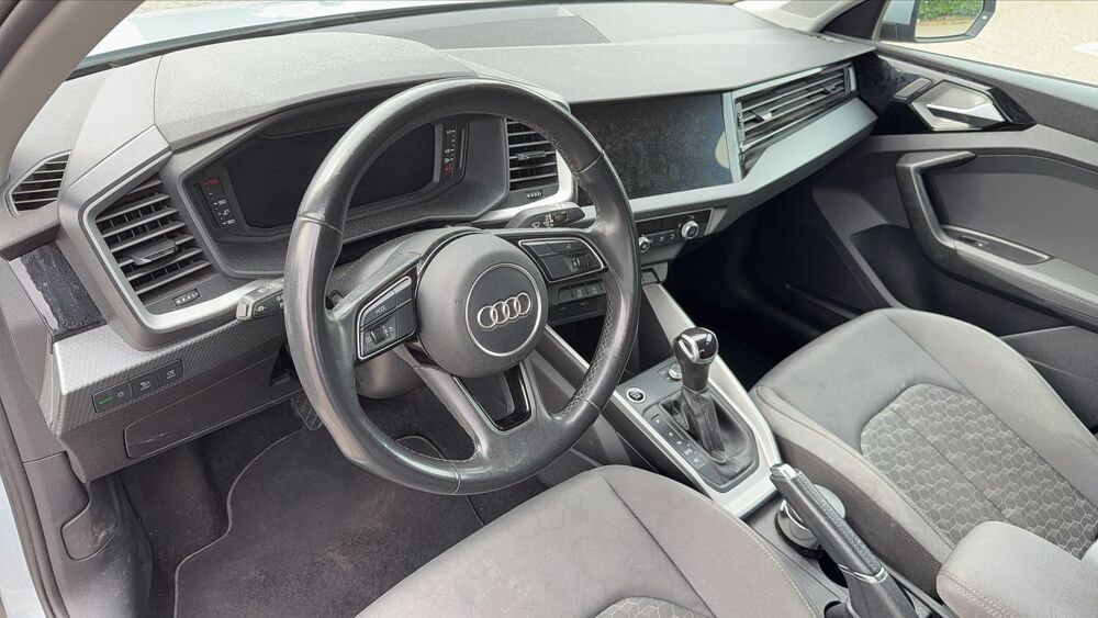 A1 (2) 1.0 TFSI 110 S-Tronic 7 Advanced - Automatique Entretien 2022 occasion 69330 Meyzieu