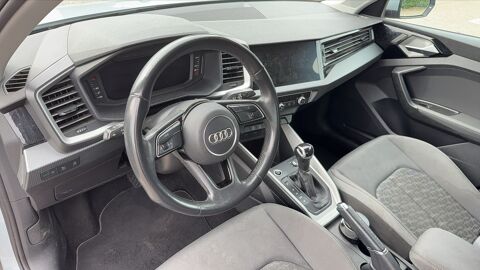 A1 (2) 1.0 TFSI 110 S-Tronic 7 Advanced - Automatique Entretien 2022 occasion 69330 Meyzieu