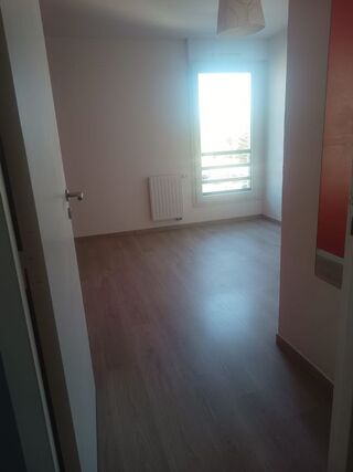  Appartement à louer 3 pièces 65 m²